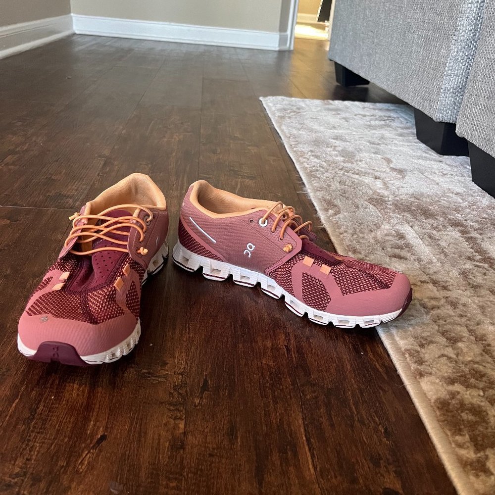 Women's On Cloud 5 Tennis Shoes